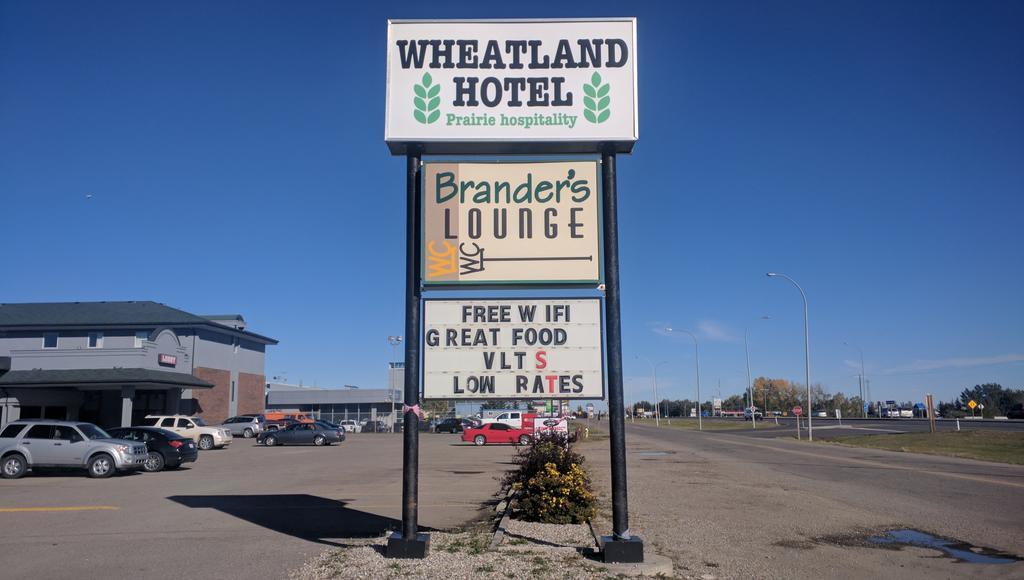 Wheatland Hotel Strathmore Exterior photo